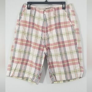 Nautica Mens Multicolor Plaid Shorts. Waist 32". Inseam 11". 4 Pockets.